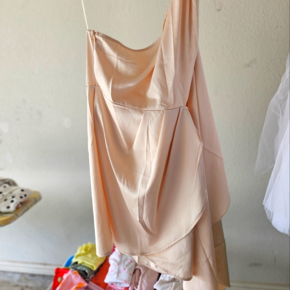 Junior's Champagne Dress. Large - Picture 2 of 3